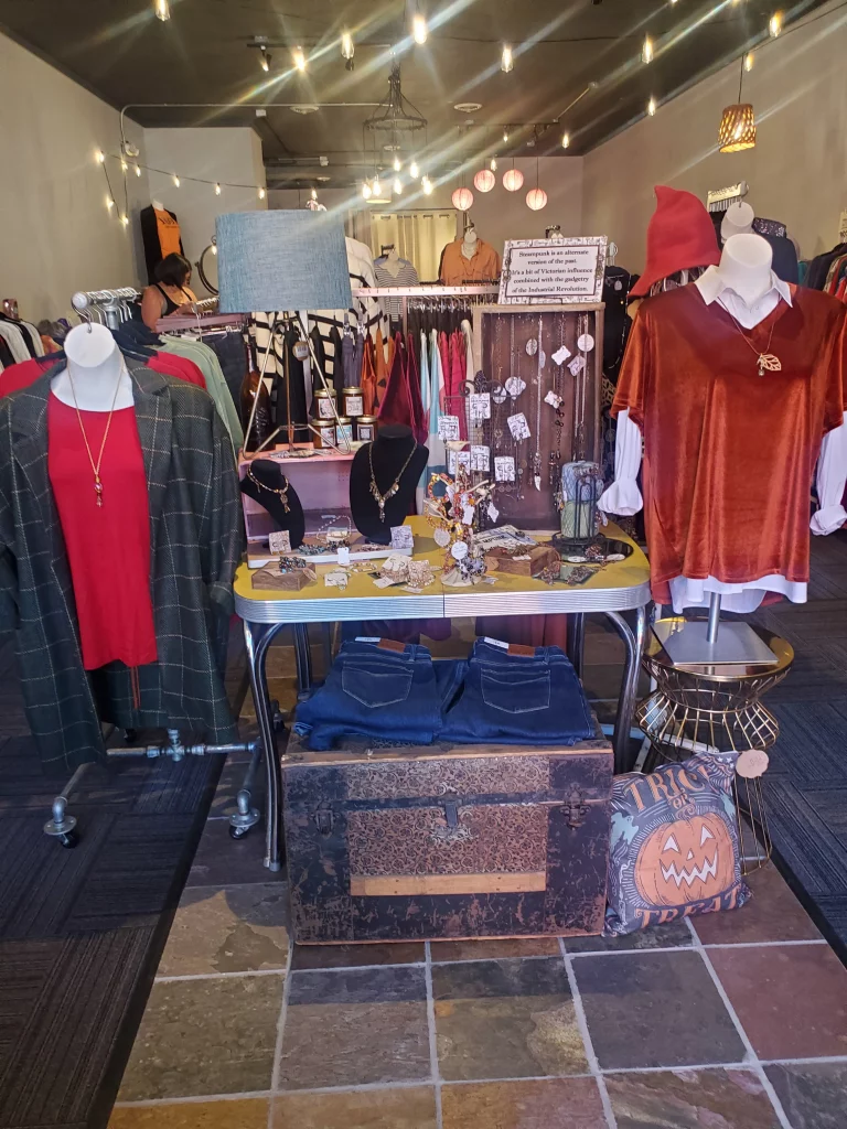 bold and curvy 1 768x1024